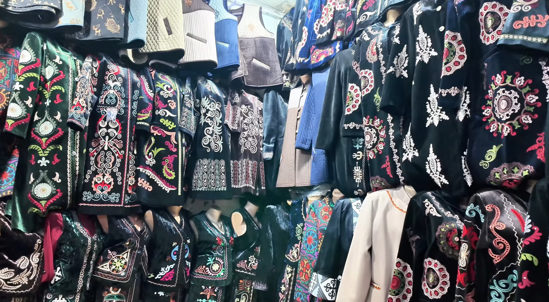 Kyrgyz national clothes